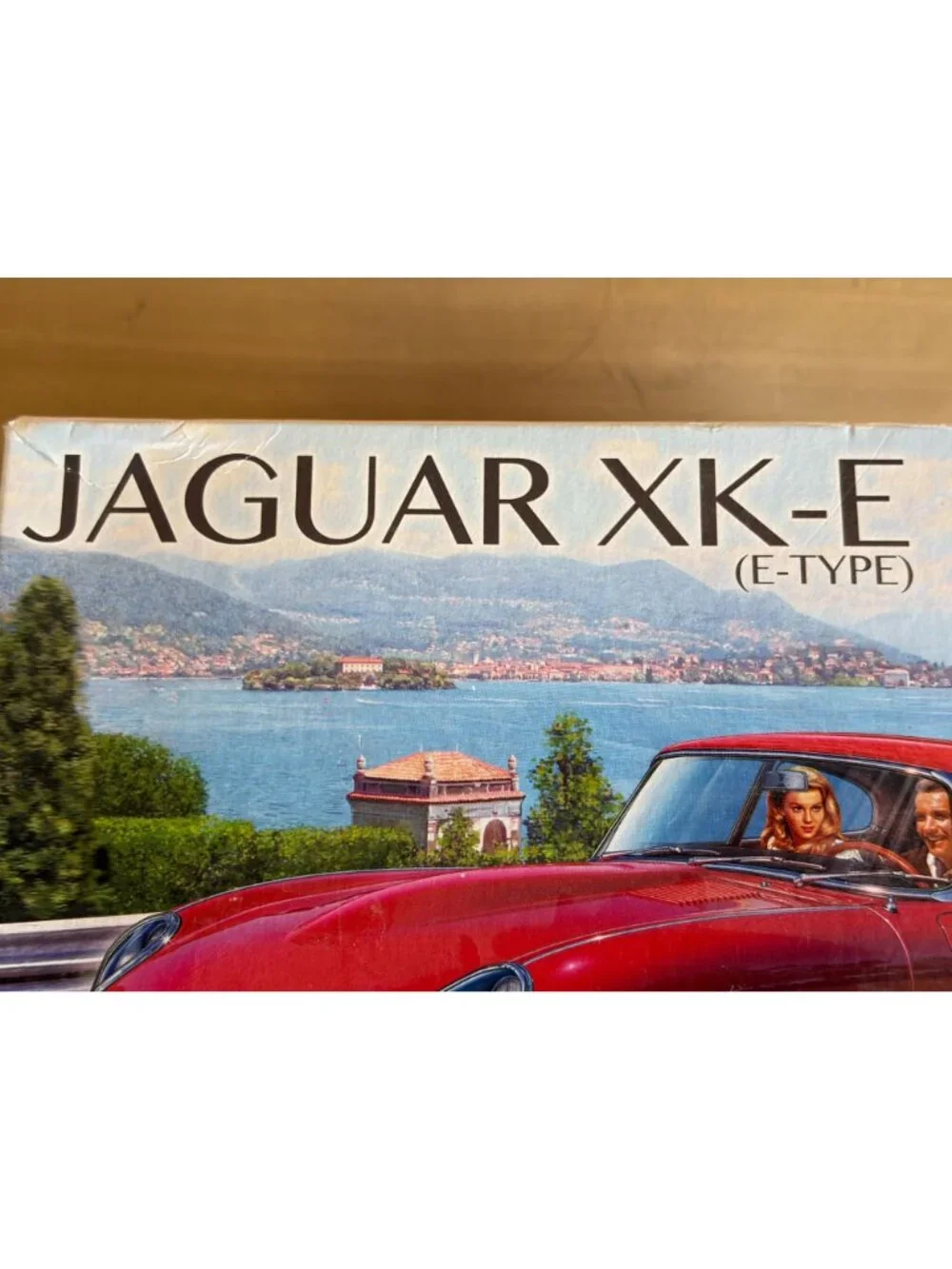 Revell 85-4509 1/24 Jaguar XK-E E-Type Coupe Classic British Sport Car Model Kit